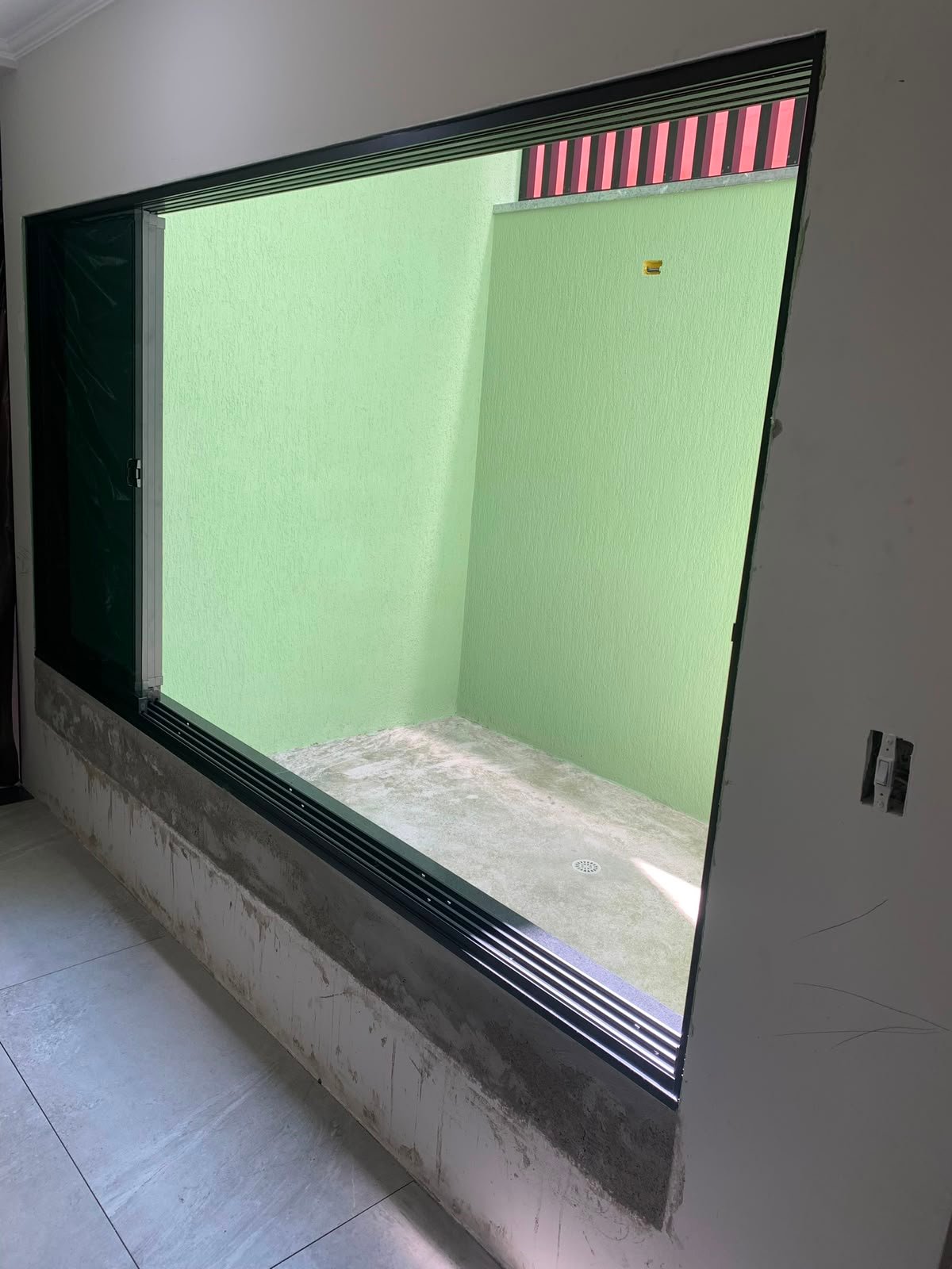Projeto de janela, porta ou sacada em vidro sob medida 3